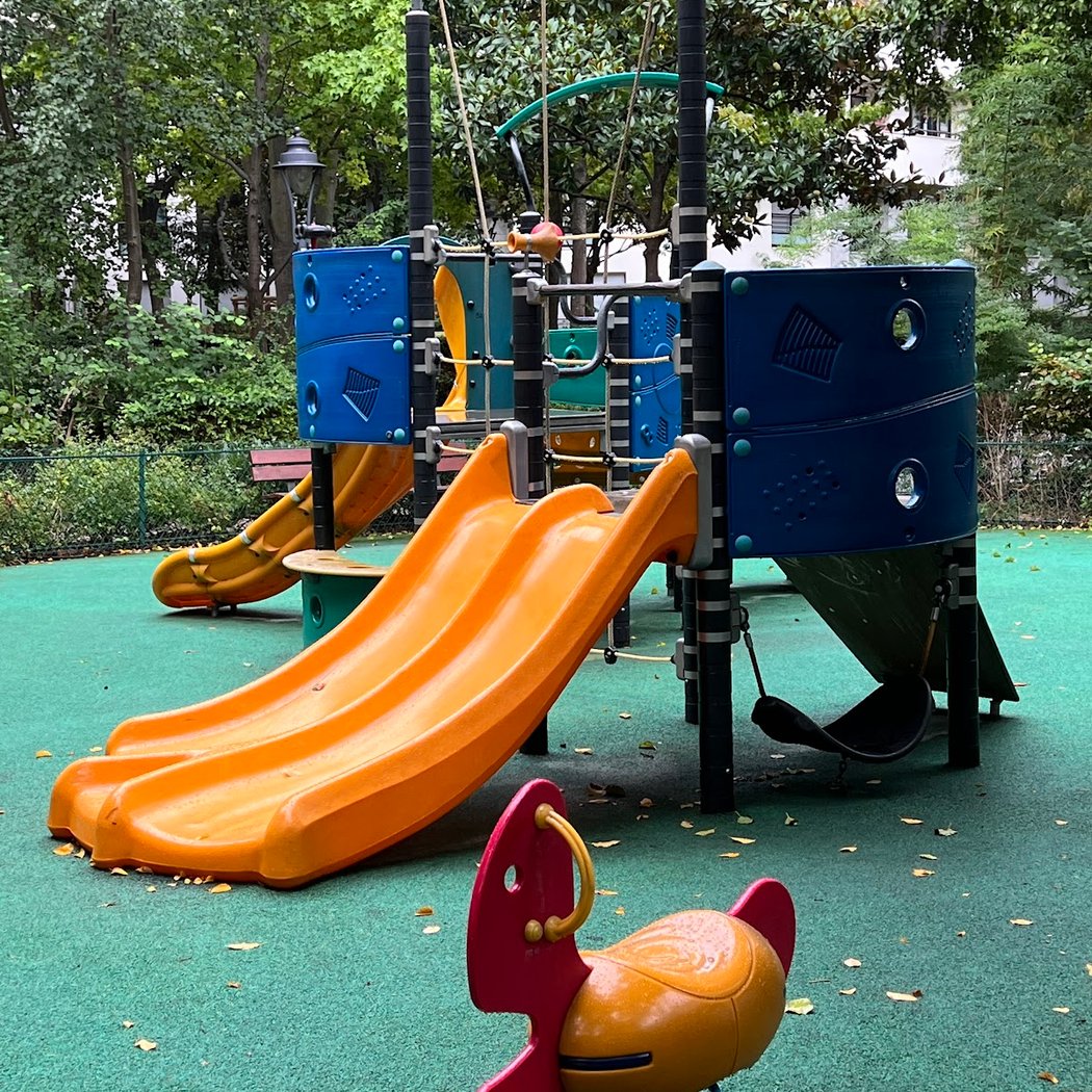Aire de jeux pour enfants 1